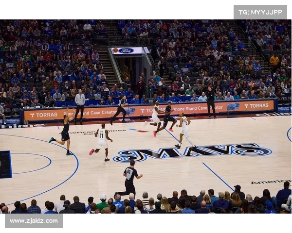 NBA季后赛现场惊现纯金苹果表 NBA季后赛现场惊现纯金苹果表